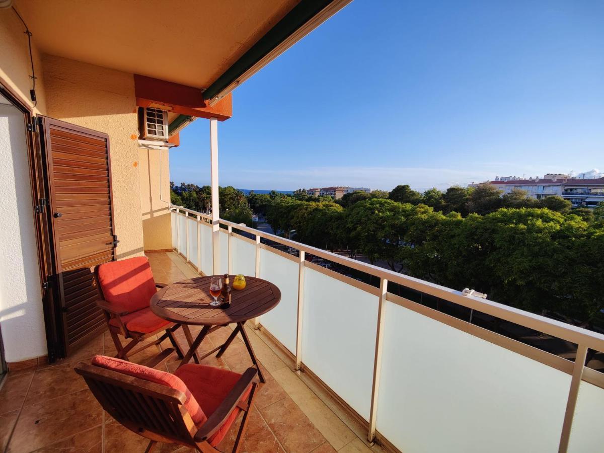 Sunny Flat With Balcony And Sea Views Apartment กัมบริลส์ ภายนอก รูปภาพ